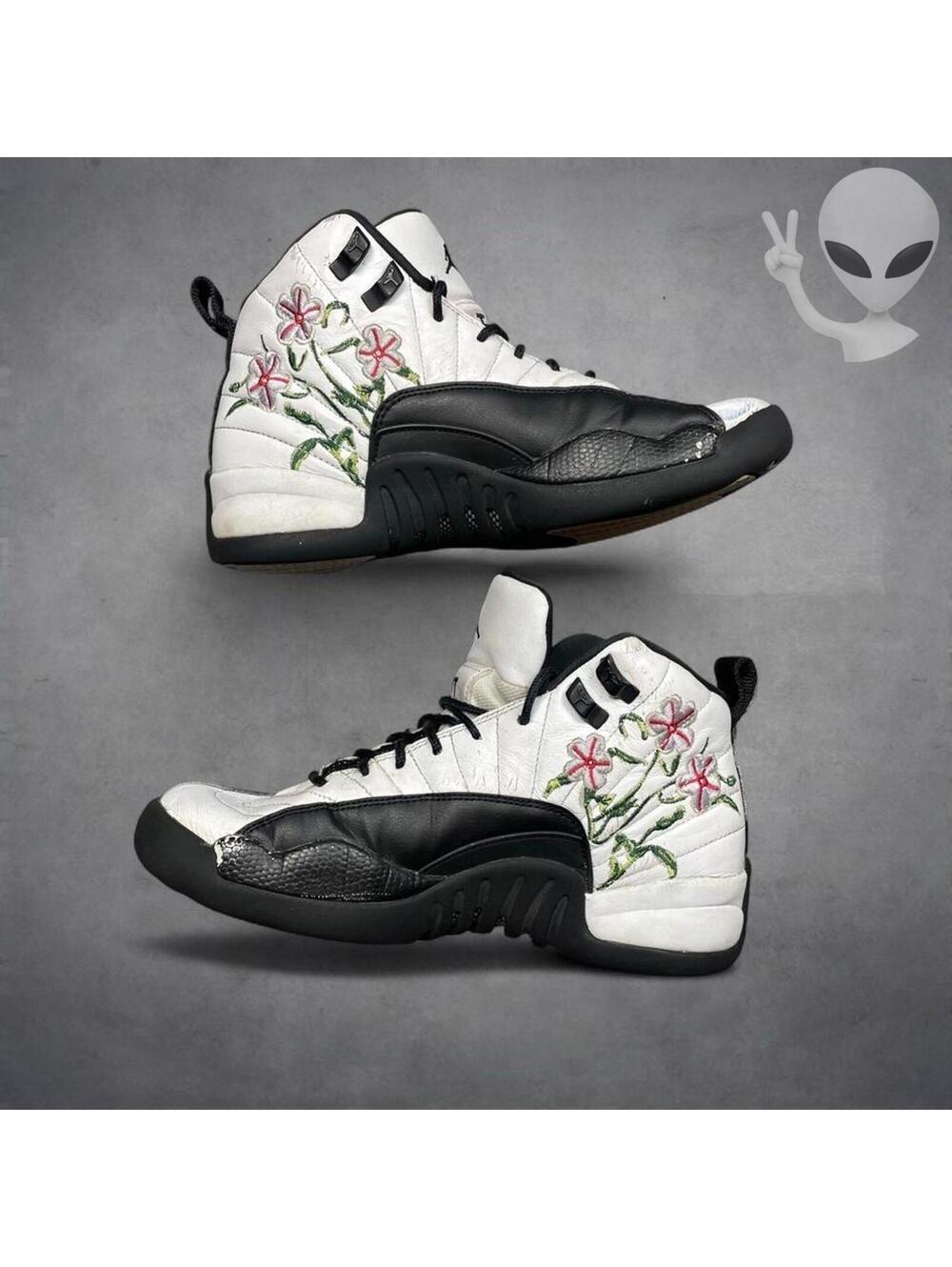 Nike Air Jordan 12 Retro Floral DR6956-100 White Black Women's Size 7.5 Sneaker - Picture 3 of 7